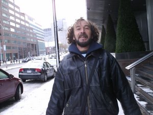 Oulahlou, le Brassens kabyle pour la premi�re fois � Montr�al 